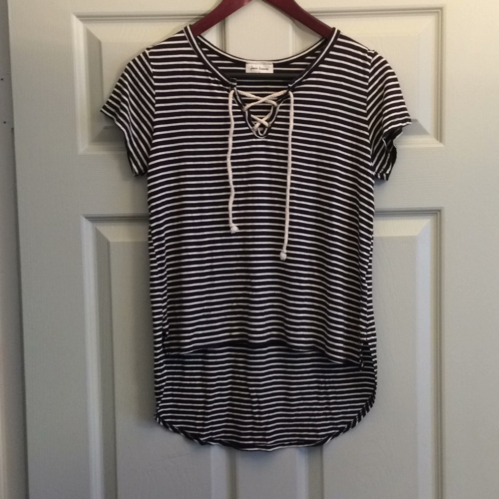 V-neck striped tee